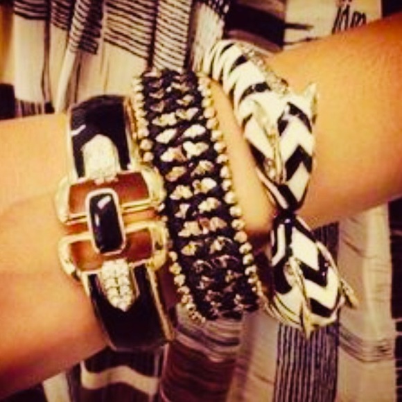 :: Stella & Dot⚜️🦓ExoticallyFun Kalahari Bangle✨ - Picture 10 of 10